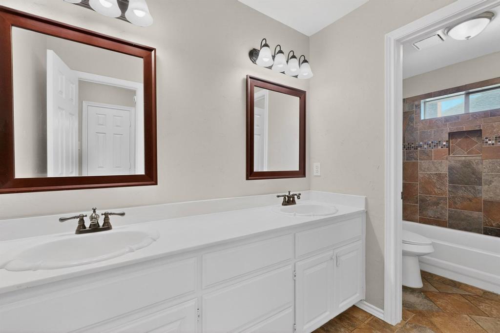 2601 Trail Tree Court Property Photo 31