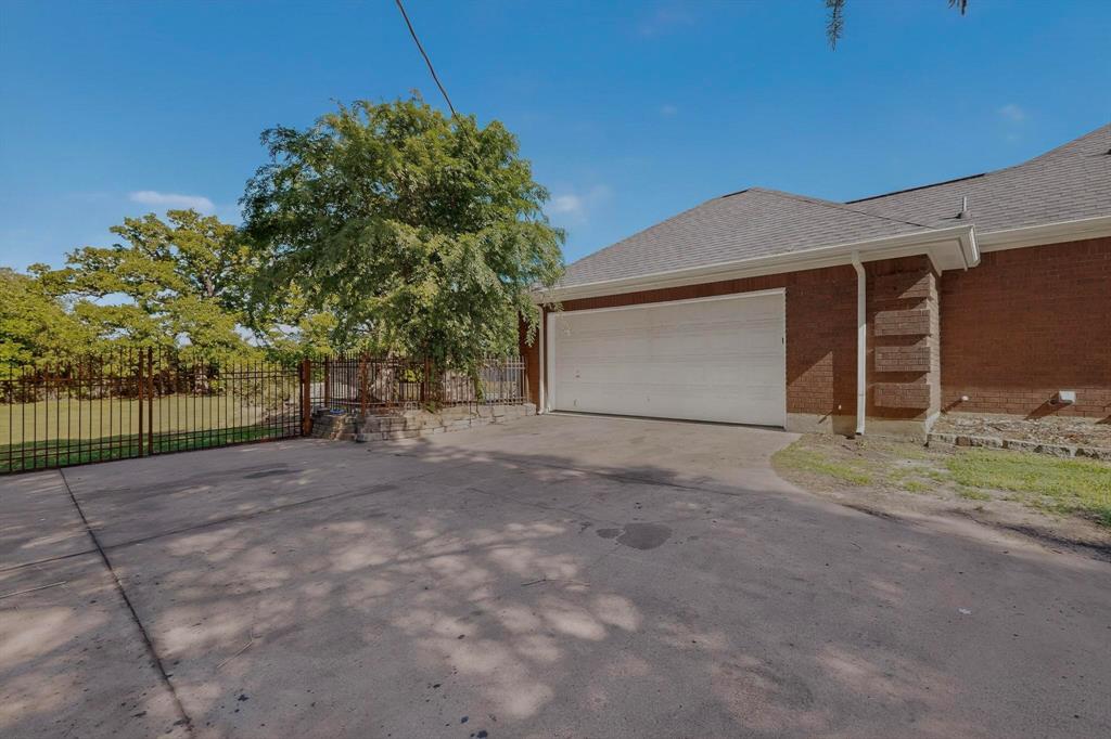 2601 Trail Tree Court Property Photo 40