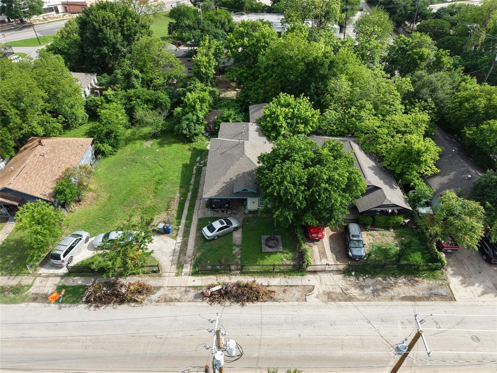 806 E 12th Street Property Photo 5