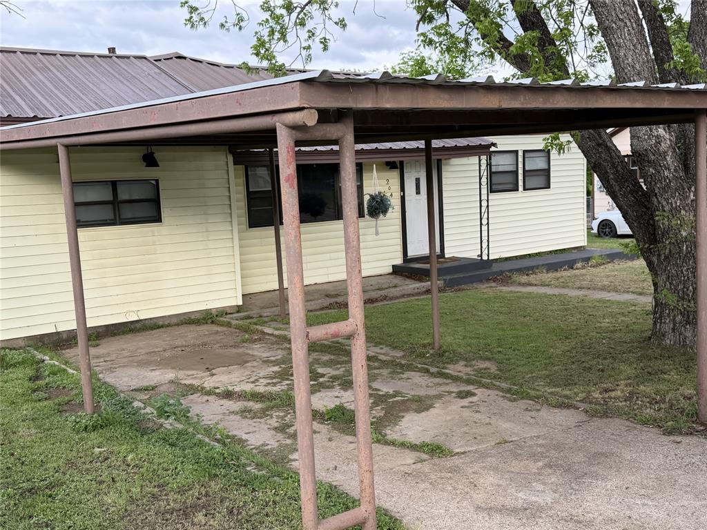 204 Bluffview Drive Property Photo 2