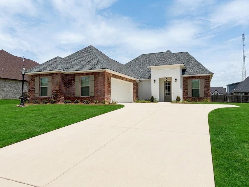 257 Woodcrest Drive Property Photo 1