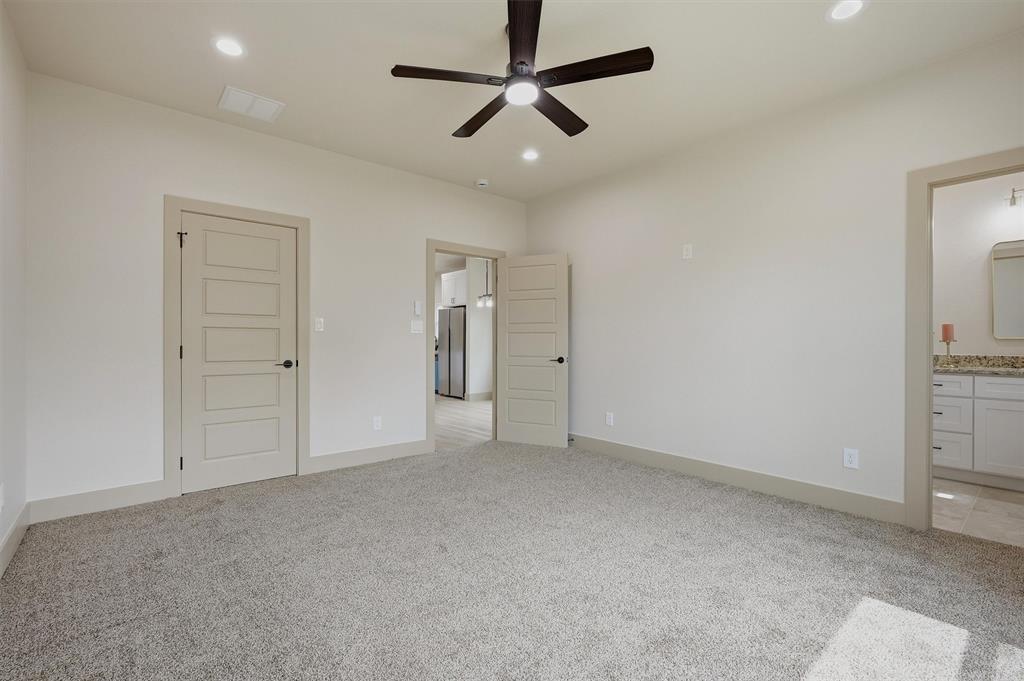 1019 Holiday Drive Property Photo 19