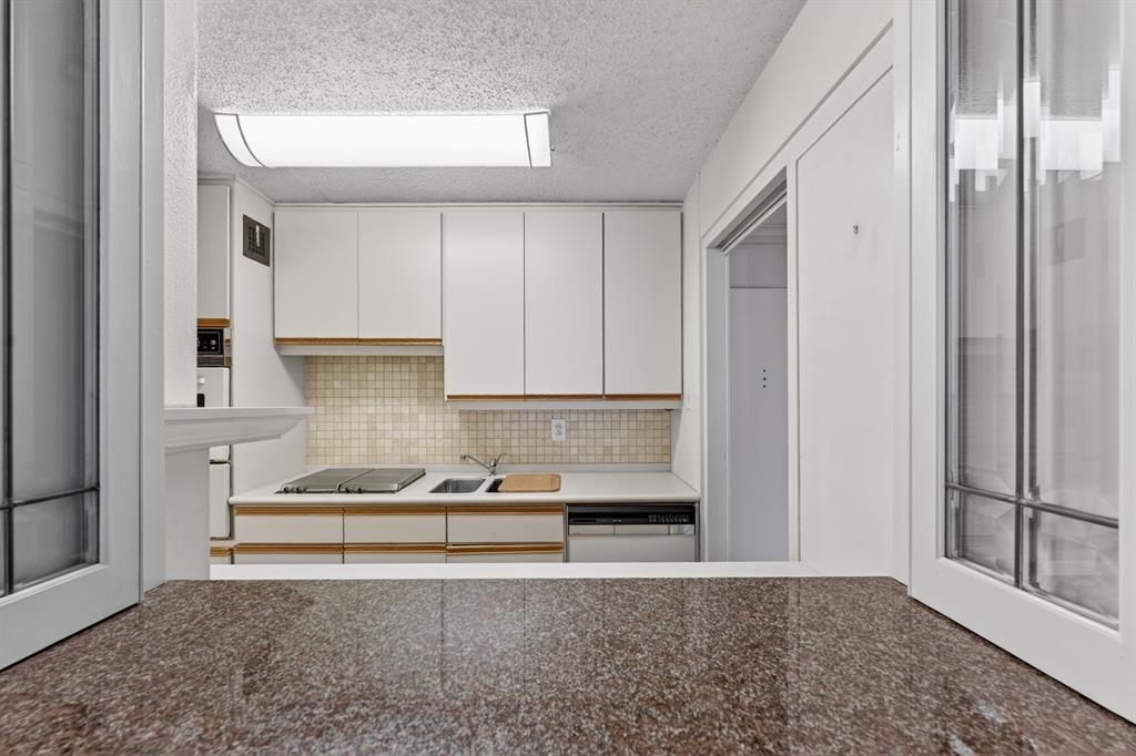 3883 Turtle Creek Boulevard 2308 Property Photo 4