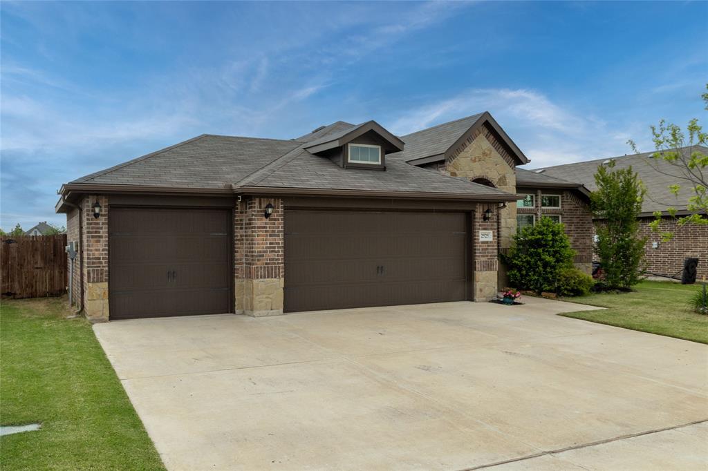 2525 Silver Fox Trail Property Photo 2