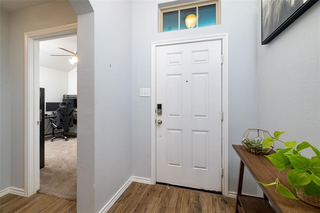 2525 Silver Fox Trail Property Photo 4