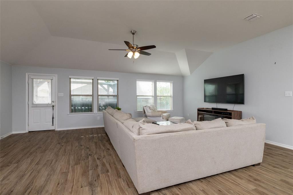 2525 Silver Fox Trail Property Photo 7