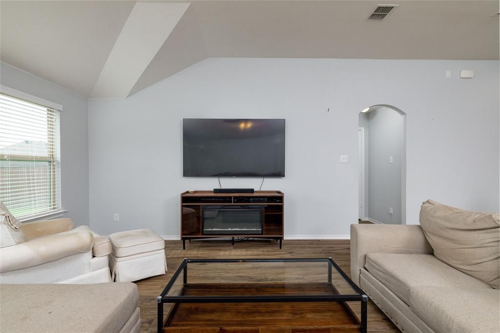 2525 Silver Fox Trail Property Photo 8