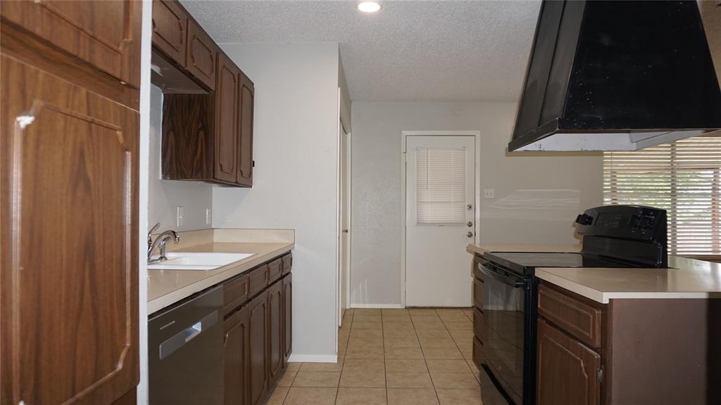 9904 Runnymeade Place Property Photo 5
