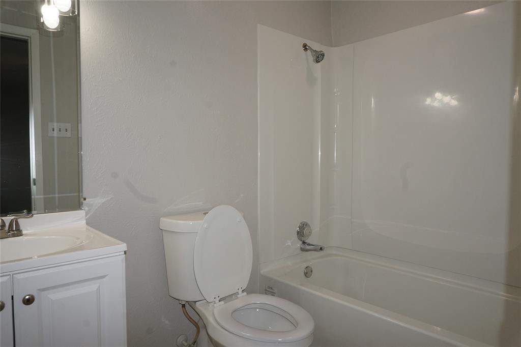 9904 Runnymeade Place Property Photo 8
