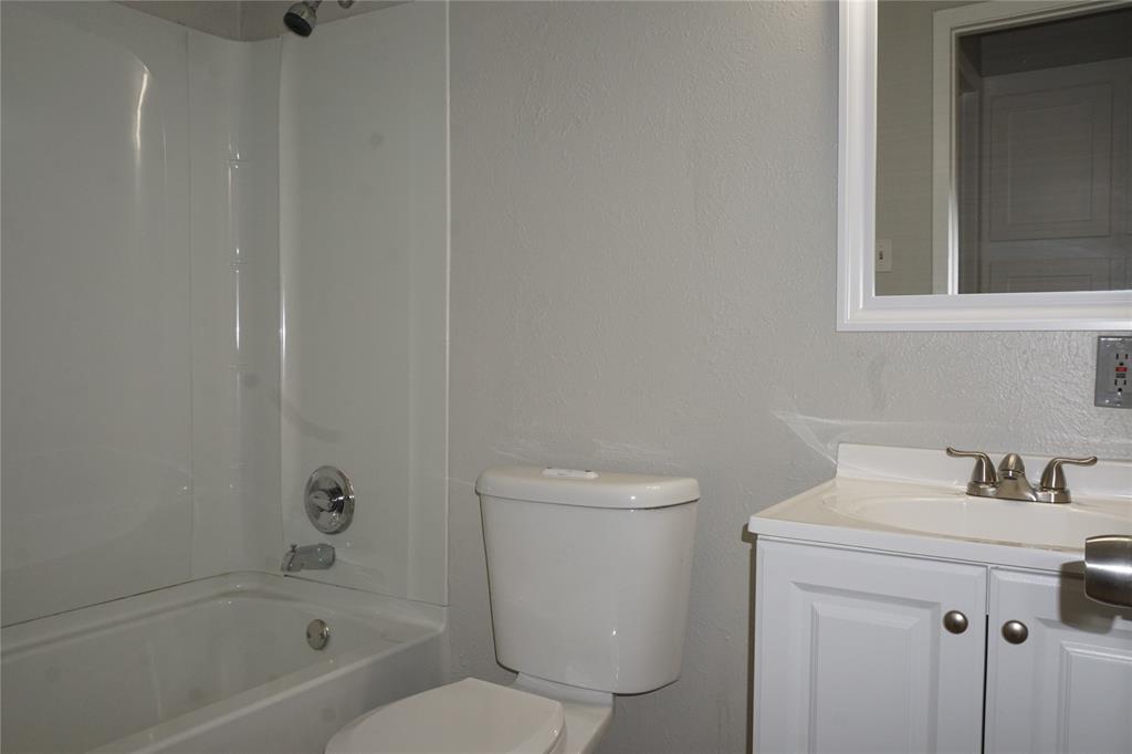 9904 Runnymeade Place Property Photo 13