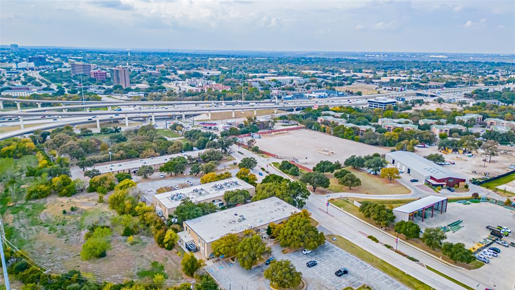 2660 E Lamar Boulevard Property Photo 5
