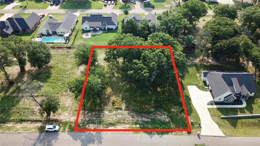 711 Clubview Drive Property Photo 4