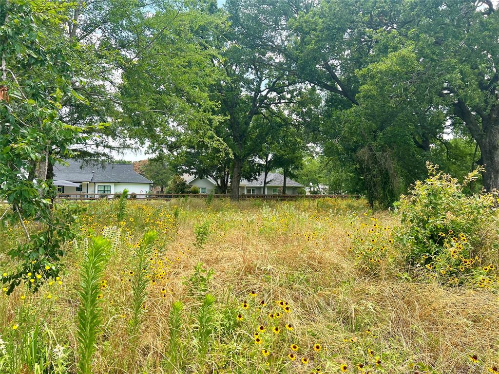 711 Clubview Drive Property Photo 7