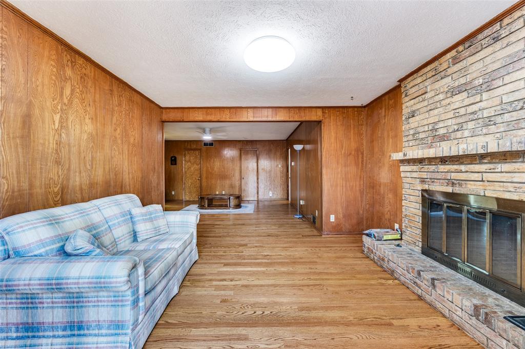 3019 Sharpview Lane Property Photo 9