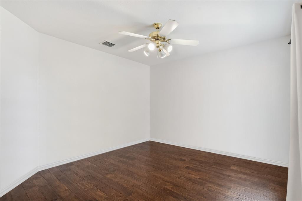 913 Royal Oaks Drive Property Photo 28
