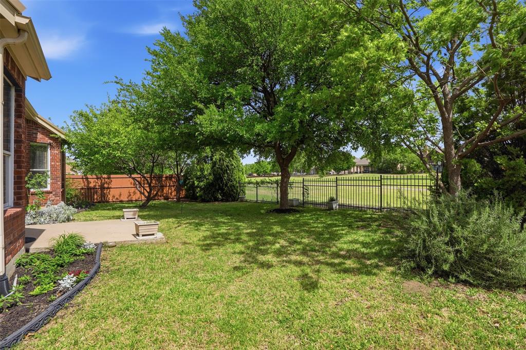 913 Royal Oaks Drive Property Photo 35