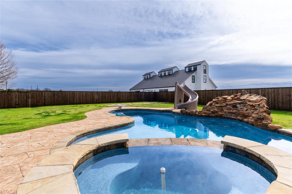 1012 Fm 36 Property Photo 6