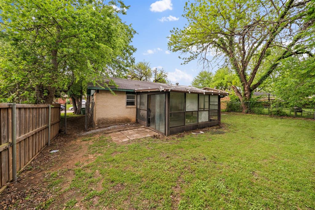 214 Independence Drive Property Photo 2