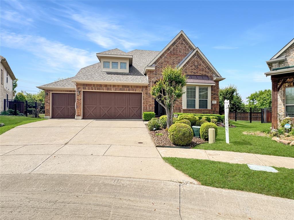 401 Varnum Way Property Photo 3