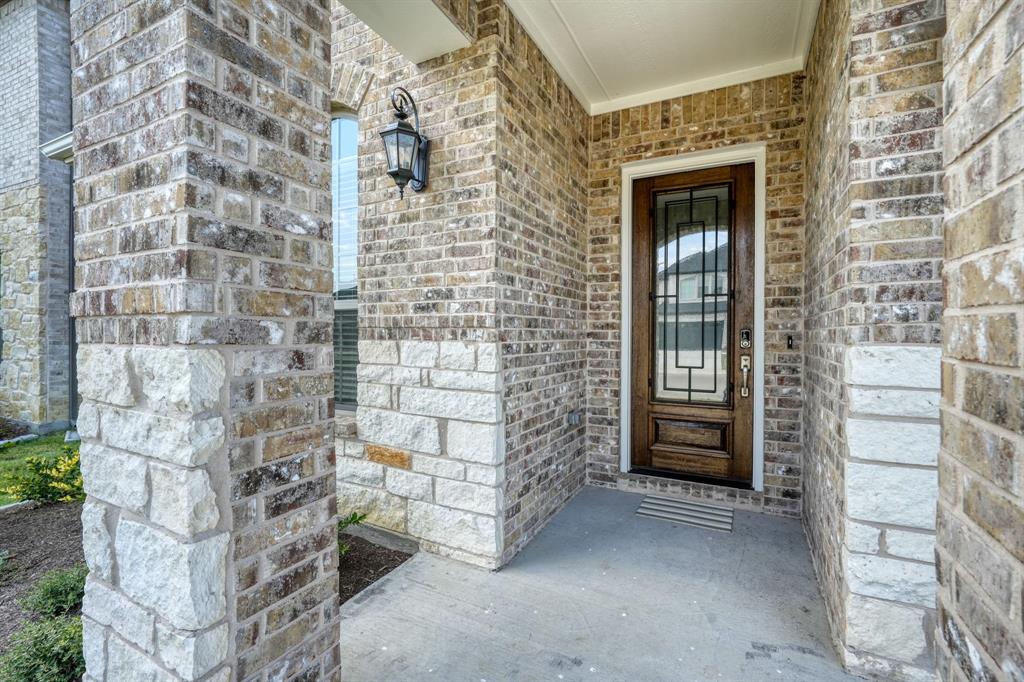 16417 Garden Drive Property Photo 3