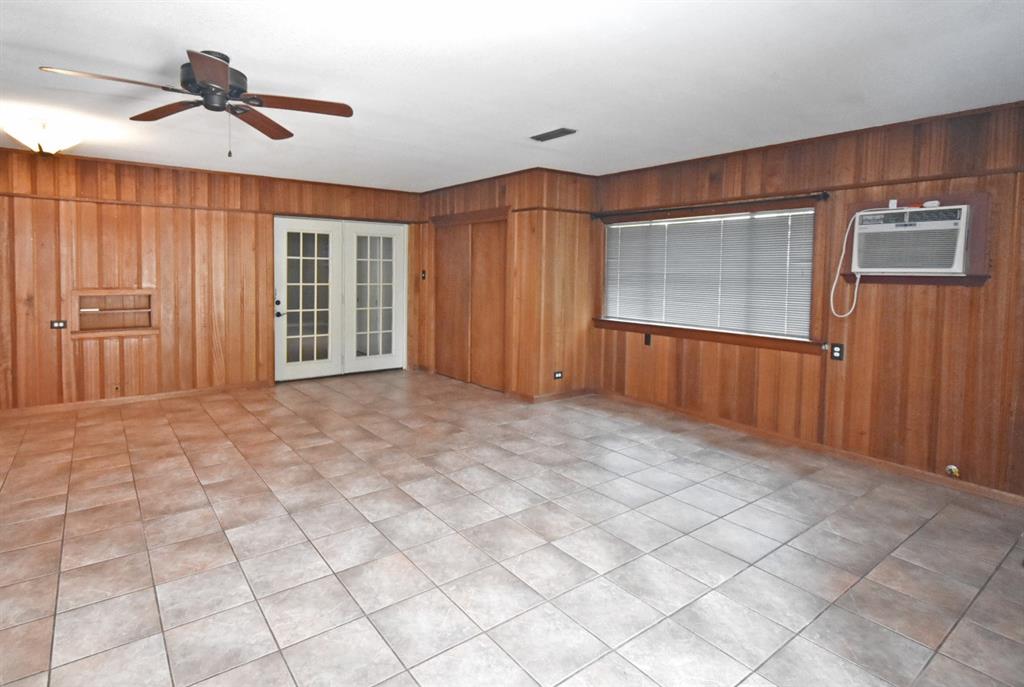 599 County Road 1260 Property Photo 18