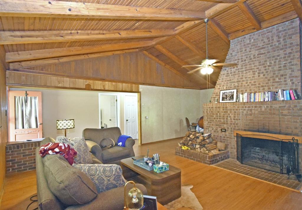 599 County Road 1260 Property Photo 21