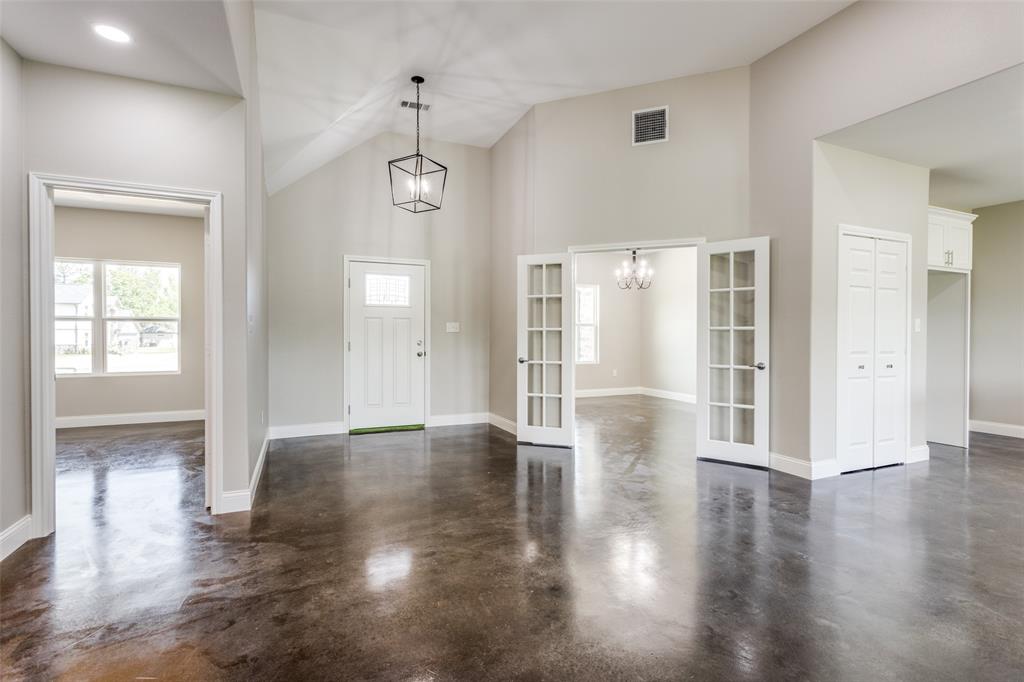 2909 Blue Heron Circle Property Photo 3