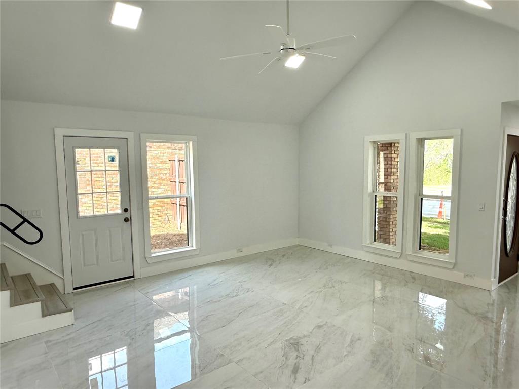 2025 San Miguel Drive Property Photo 13