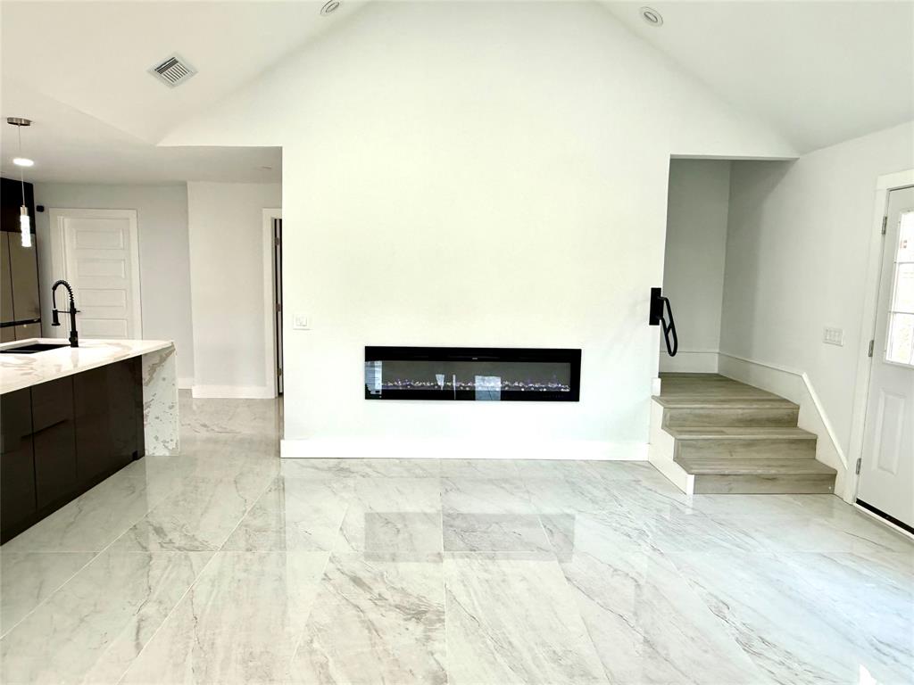 2025 San Miguel Drive Property Photo 16