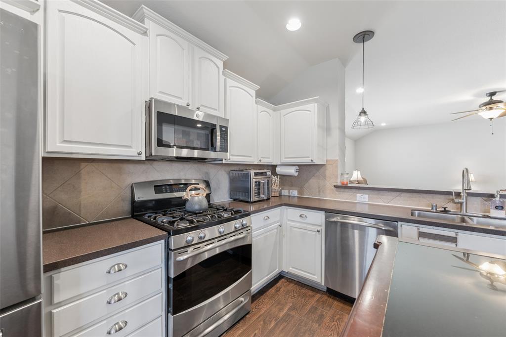 1512 Rosson Road Property Photo 11