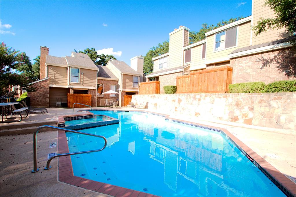 2121 Park Willow Lane C Property Photo 1