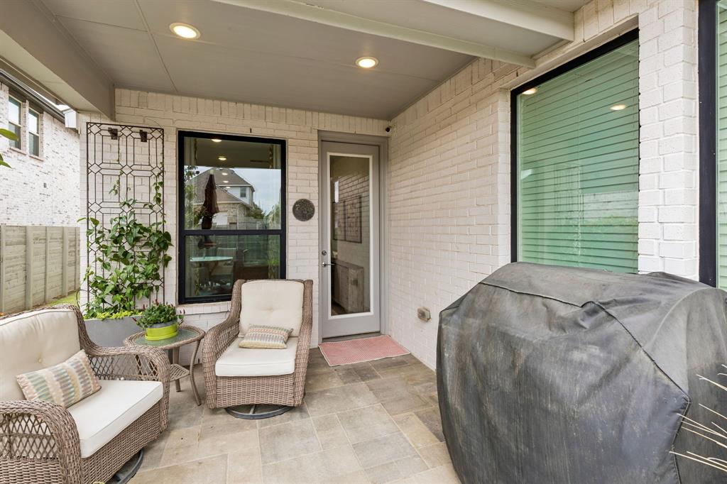 704 Streetside Lane Property Photo 25