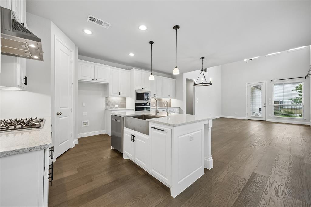8303 Mint Mews Property Photo 8