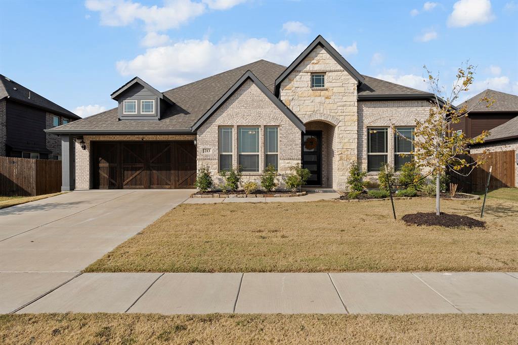 213 Perennial Way Property Photo 3