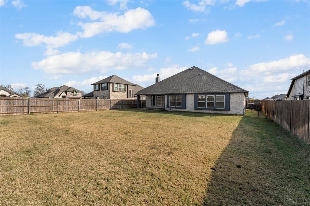 213 Perennial Way Property Photo 7