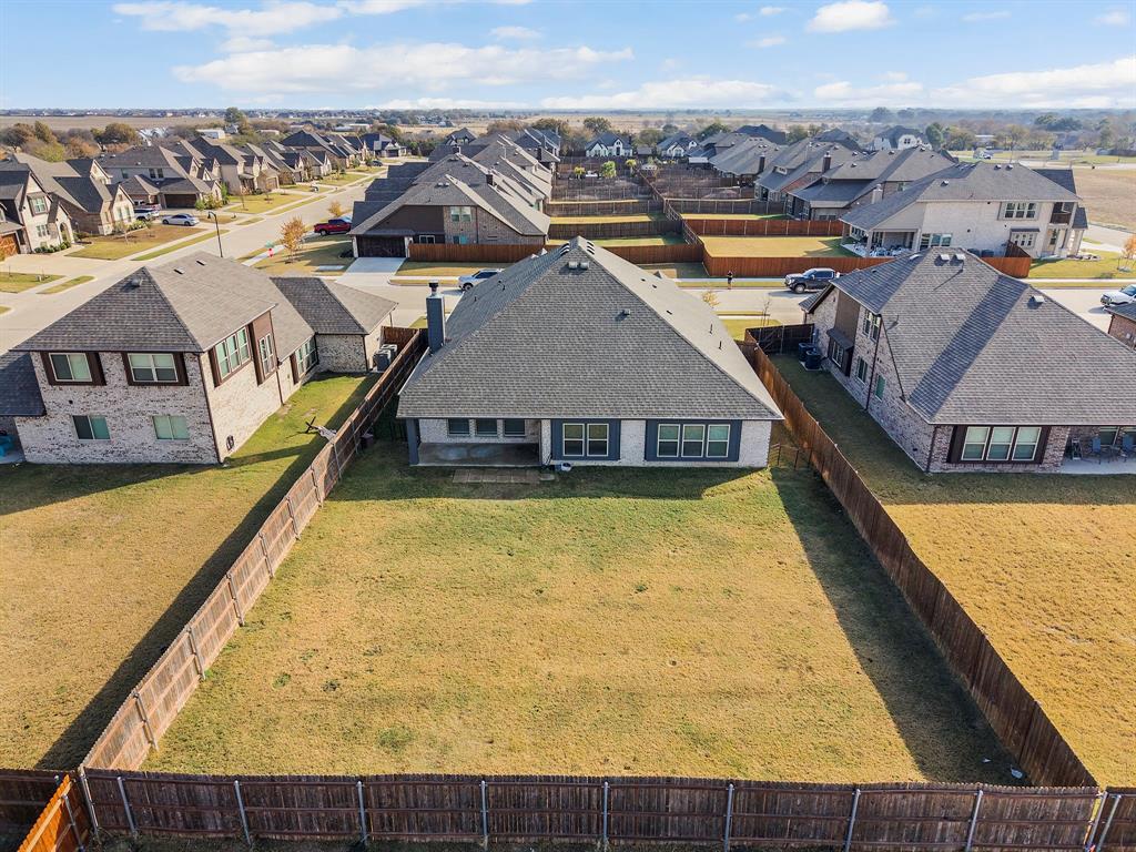 213 Perennial Way Property Photo 34