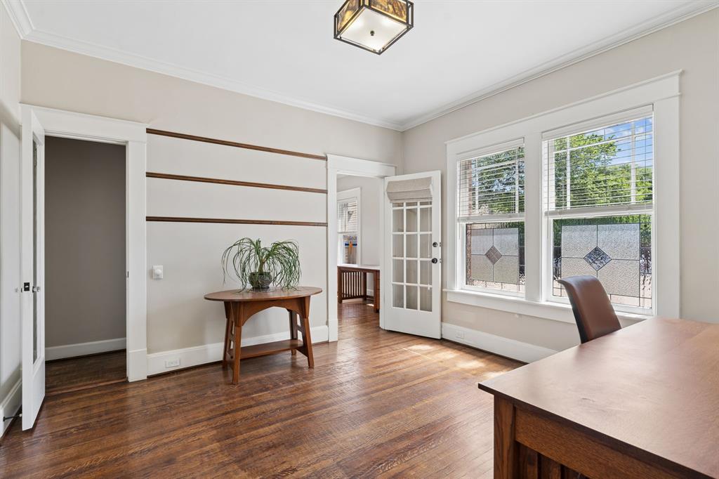 4112 Swiss Avenue Property Photo 7