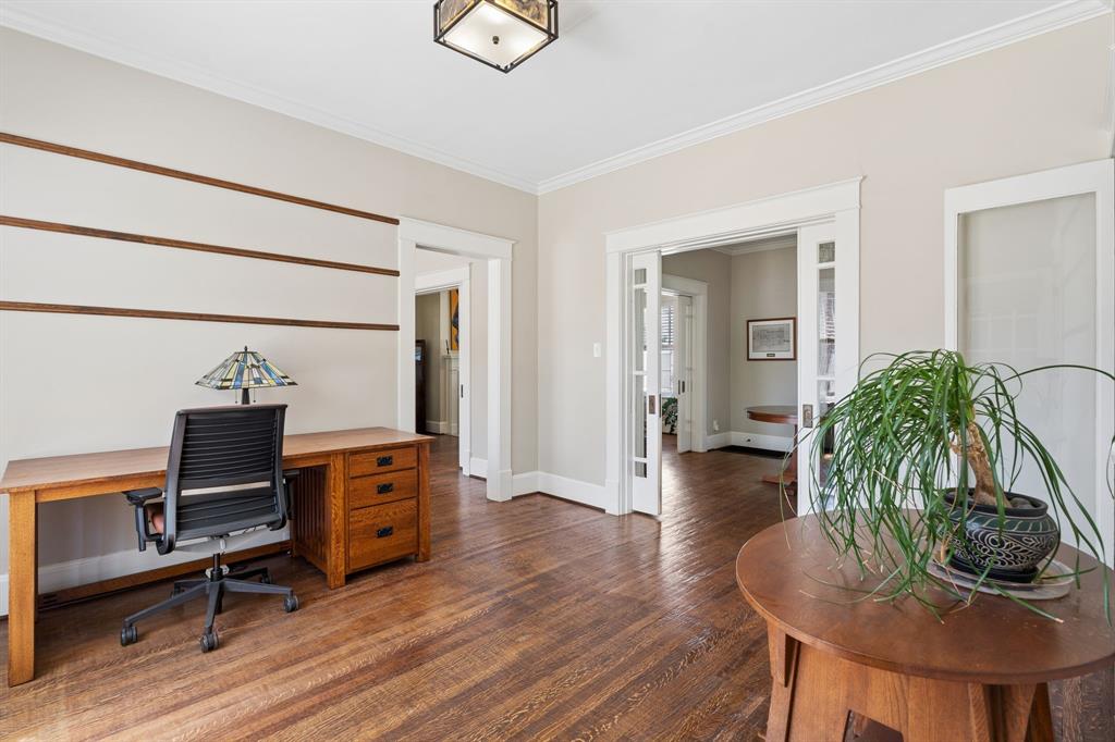 4112 Swiss Avenue Property Photo 12