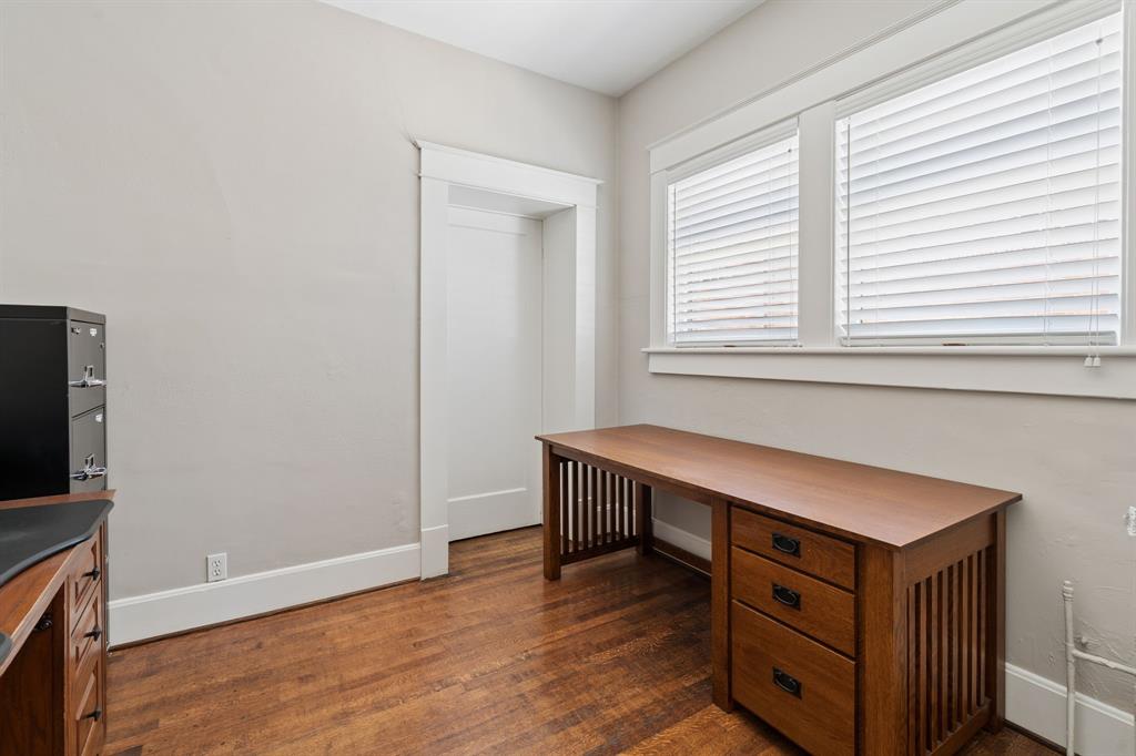 4112 Swiss Avenue Property Photo 15