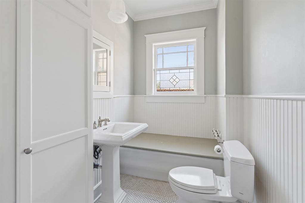 4112 Swiss Avenue Property Photo 16