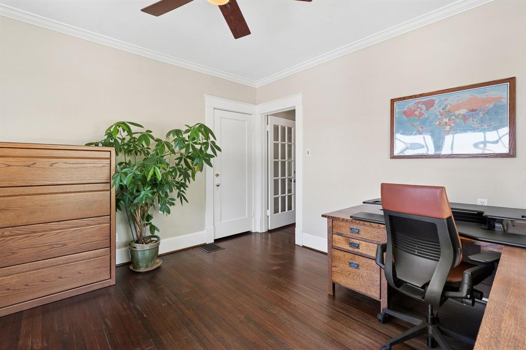 4112 Swiss Avenue Property Photo 28