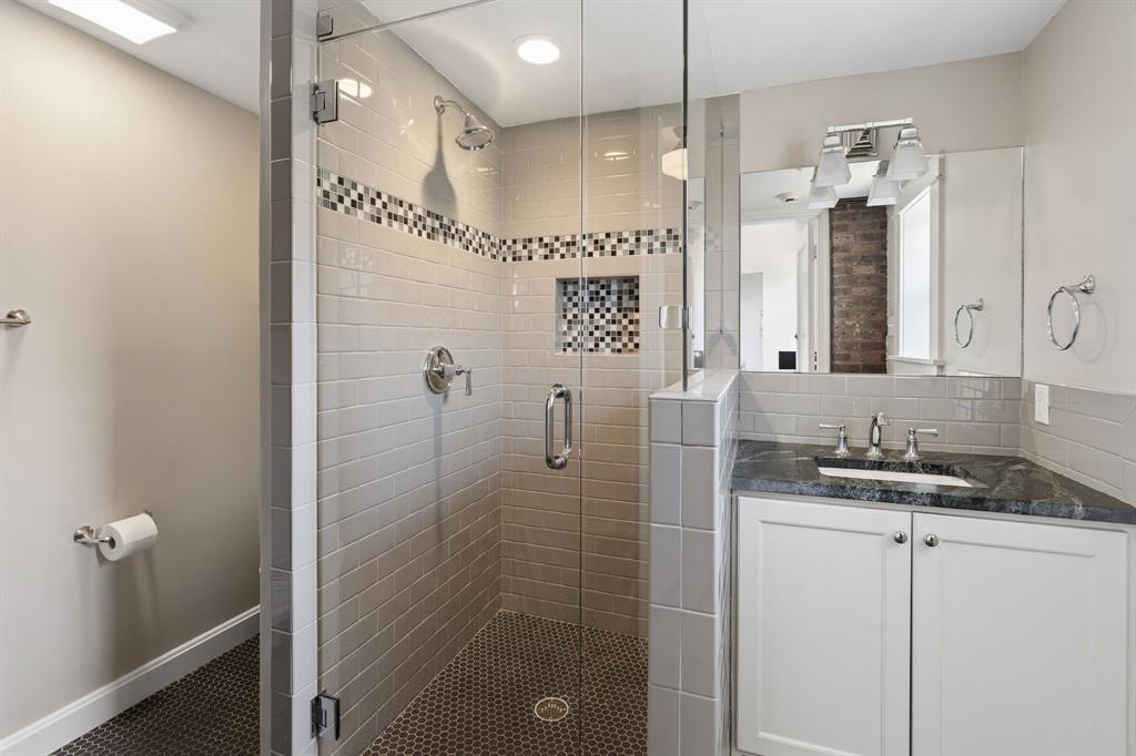 4112 Swiss Avenue Property Photo 32