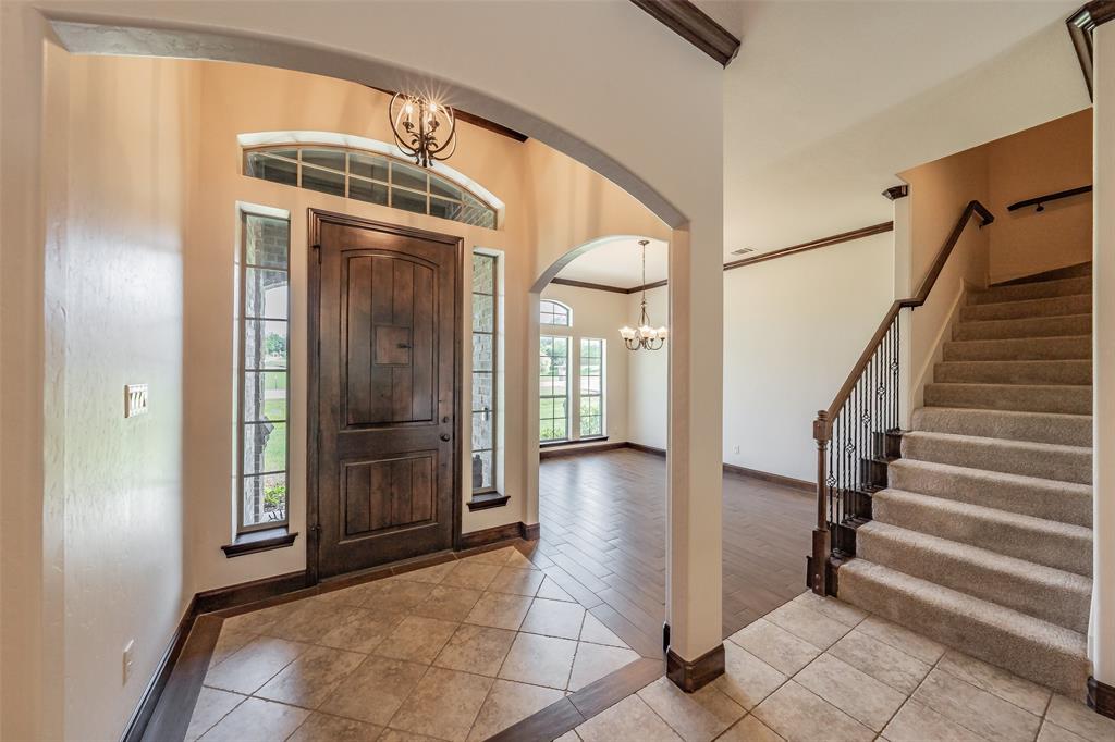 5001 Oak Mill Drive Property Photo 4