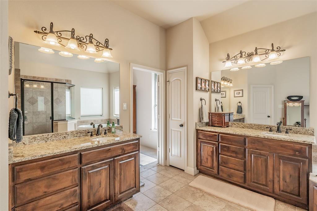 5001 Oak Mill Drive Property Photo 19