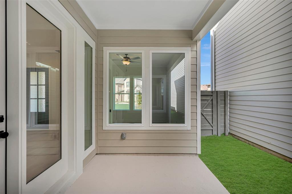 1418 Roundup Way Property Photo 3
