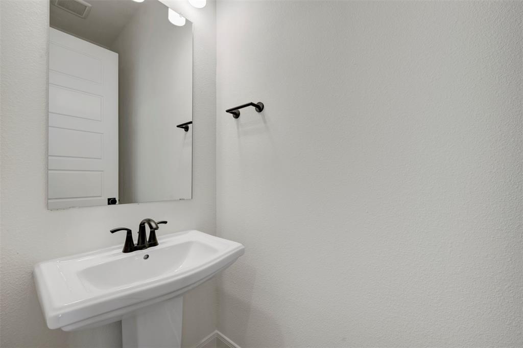 1418 Roundup Way Property Photo 9
