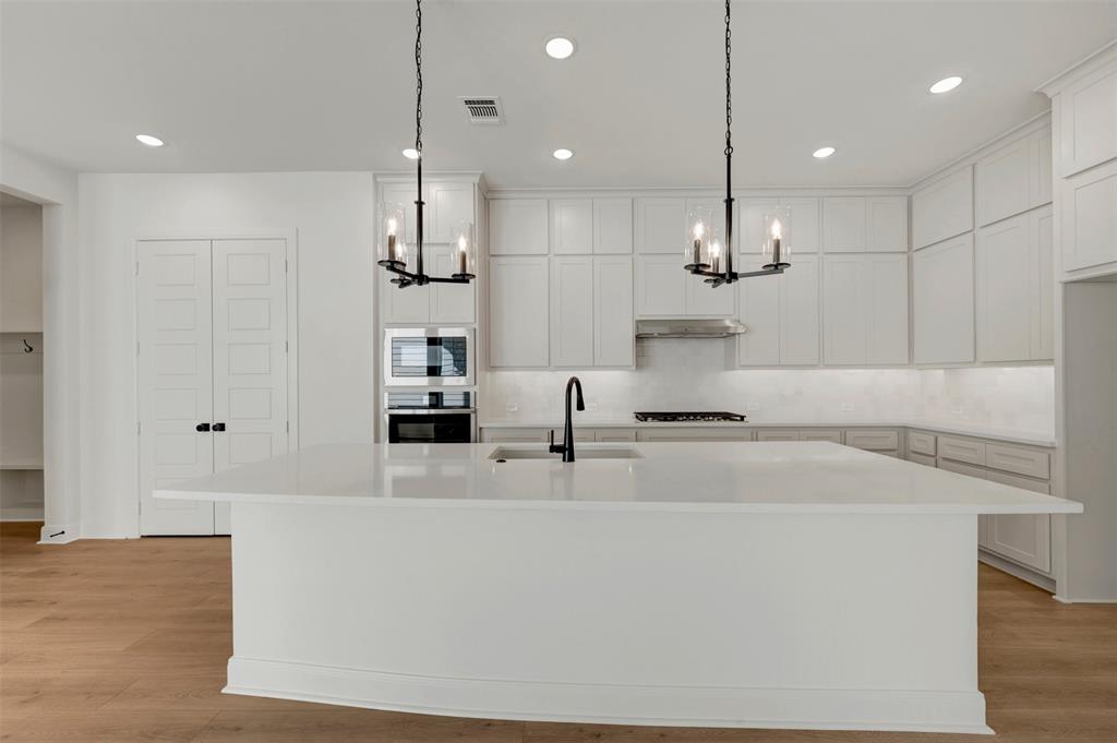 1418 Roundup Way Property Photo 12