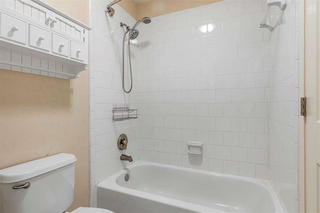 1906 Walnut Hill Drive Property Photo 28