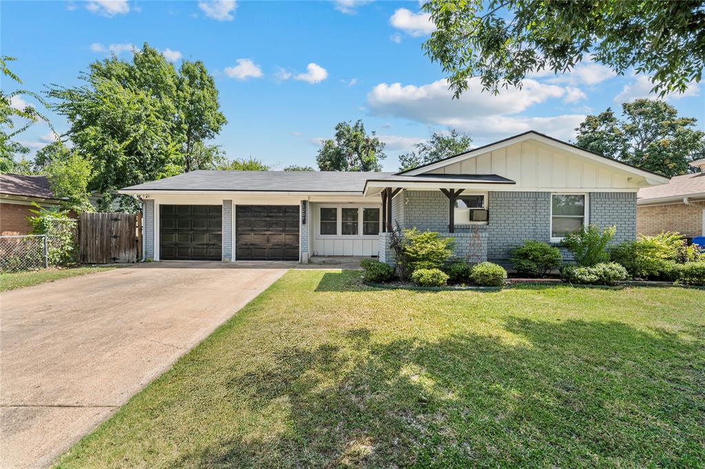 1207 Pembrook Drive Property Photo 2