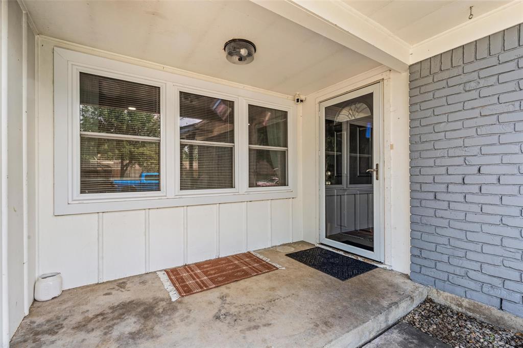 1207 Pembrook Drive Property Photo 3